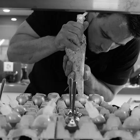 Pop Up Lindenegg מלון